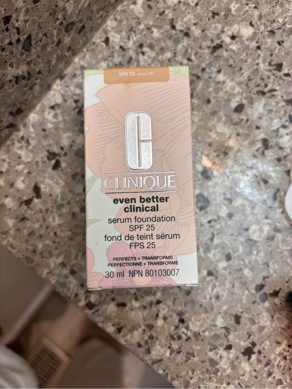 New Clinique Even Better Clinical Serum Foundation SPF 25 — Stone (WN 38)